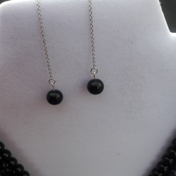 Handmade black beaded bib necklace and earrings - Picture 3 of 6