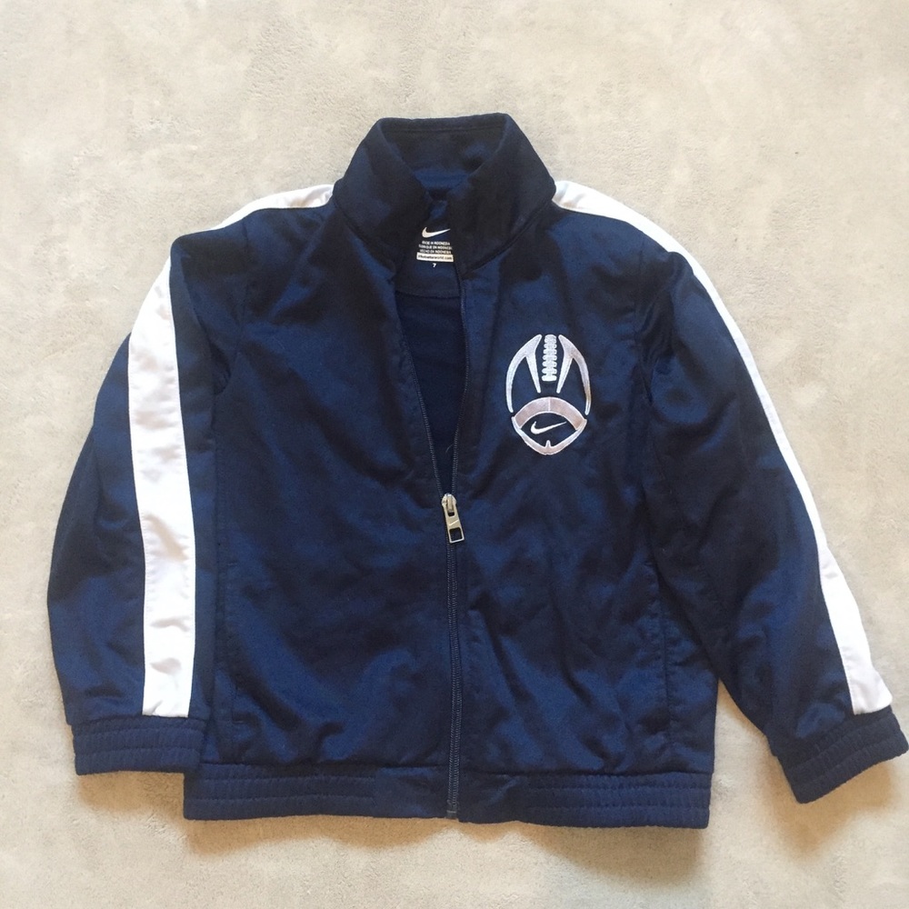 3/$25 🔴 Nike track jacket - Picture 3 of 3