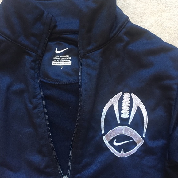 3/$25 🔴 Nike track jacket - Picture 2 of 3