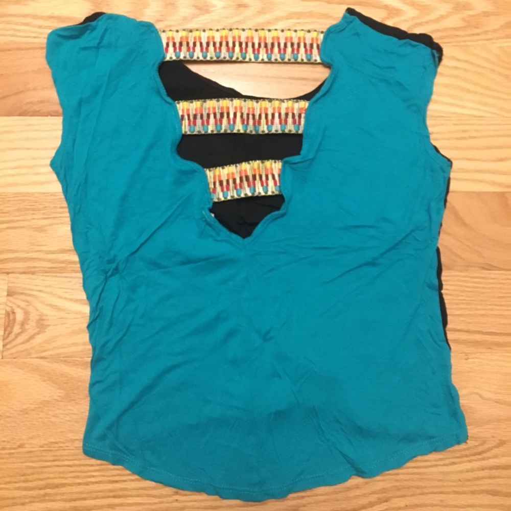 Backless Top - Picture 2 of 3