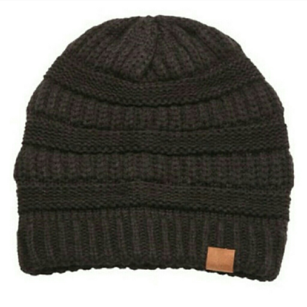 New Basic Beanie in Black