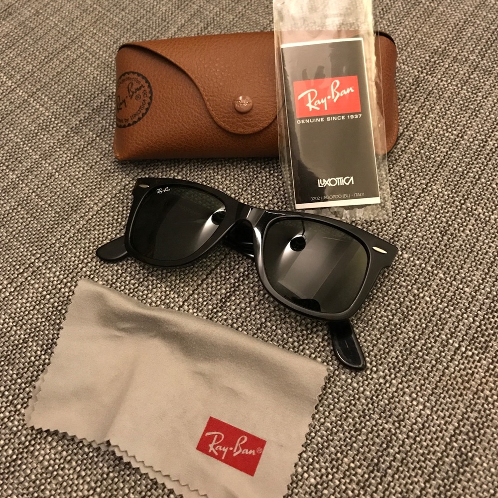 Ray-Ban Wayfarer Tortoise RB2140 50-22