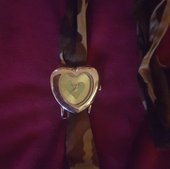 Watch - Picture 5 of 6