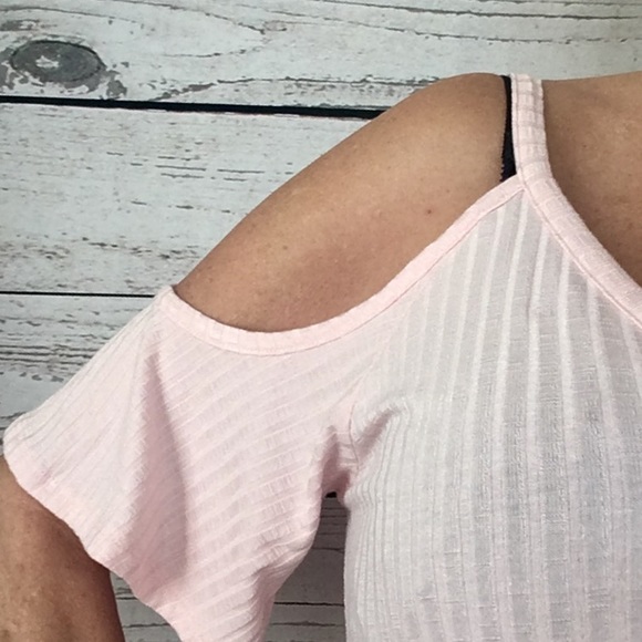 NEW! Pink cold shoulder loose fit short sleeve top - Picture 4 of 5