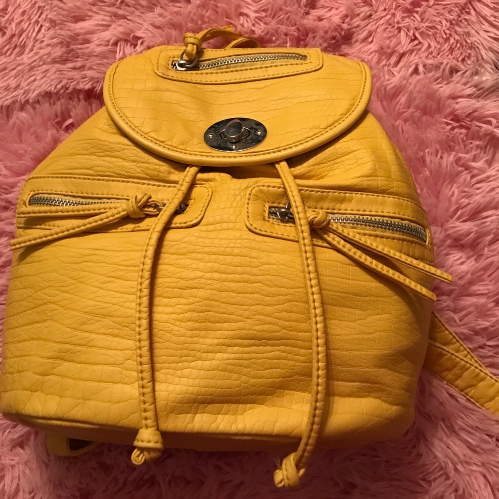 NWOT Bueno Bookbag