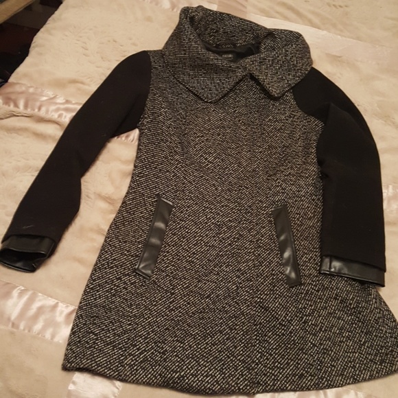Make An Offer! Designer Coat Black/Multi Small - Picture 1 of 5
