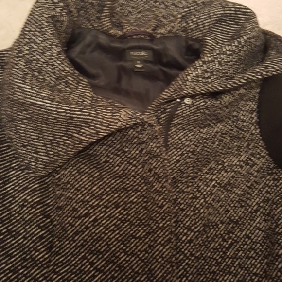 Make An Offer! Designer Coat Black/Multi Small - Picture 3 of 5