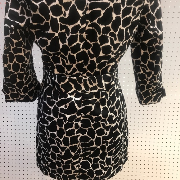 Forever 21 trench coat size medium - Picture 7 of 7