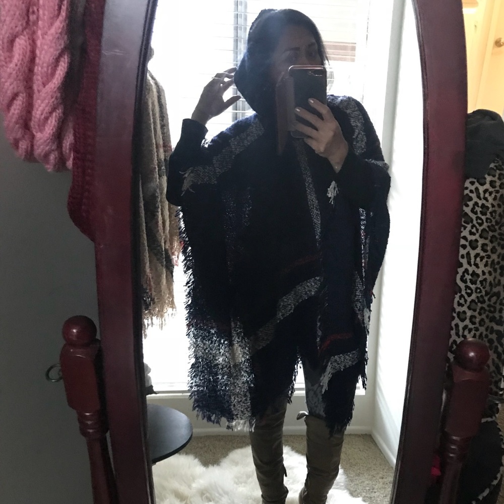 Plaid Poncho With Hoodie - Picture 7 of 7