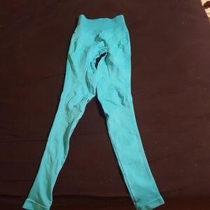 Tiffany blue lululemon leggings
