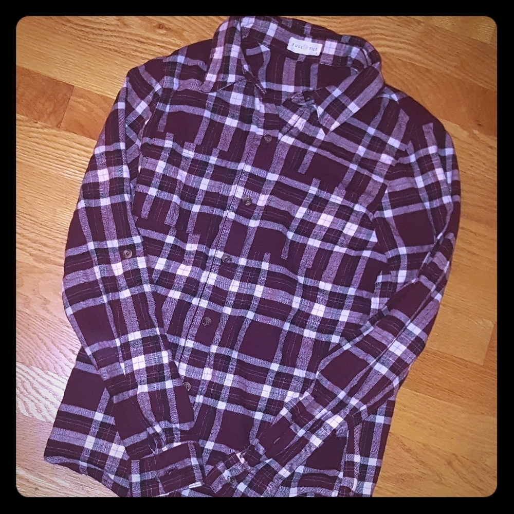 Maroon and cream plaid flannel top Small S