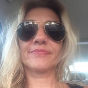 Meet your Posher, Azra