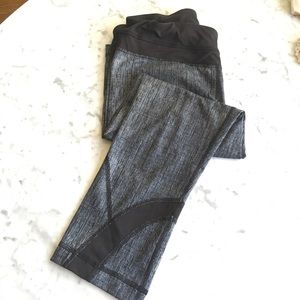 Lululemon run swiftly crops with zippered pouch