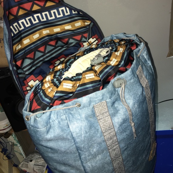 Famine Backpack - Picture 2 of 3