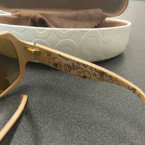 Women's Coach Sunglasses - Picture 7 of 7