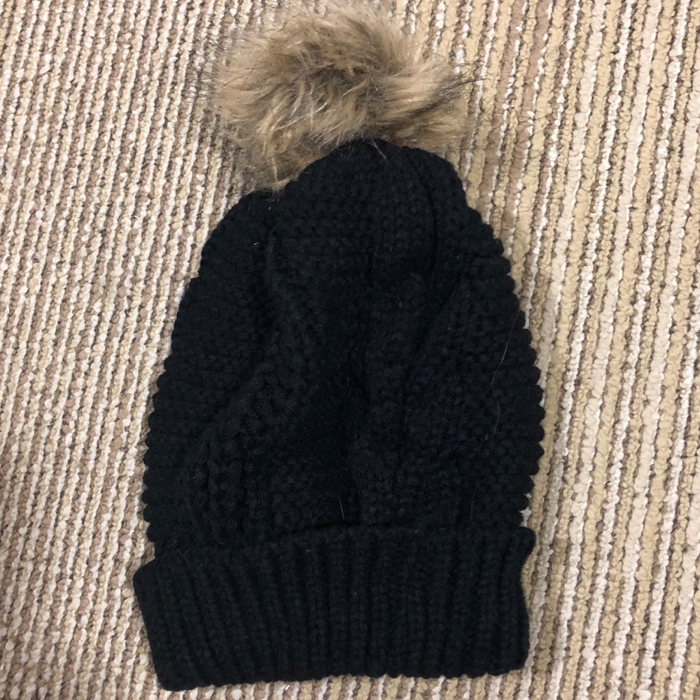 Black Knit Beanie with Fur Ball