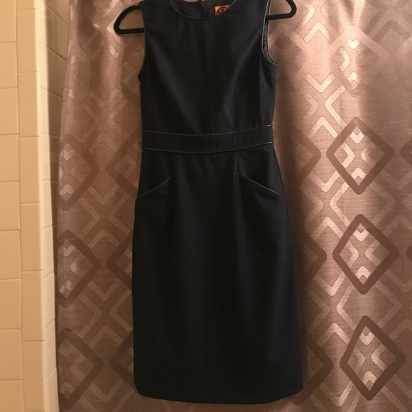 🎉 Tory Burch Navy Blue Sleeveless Sheath Dress - Picture 2 of 8