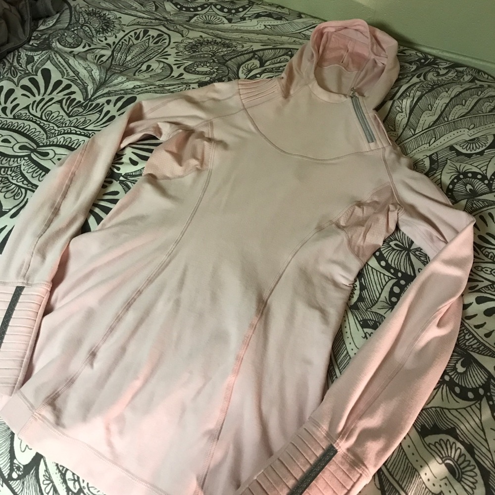 Lululemon Back on Track Pullover