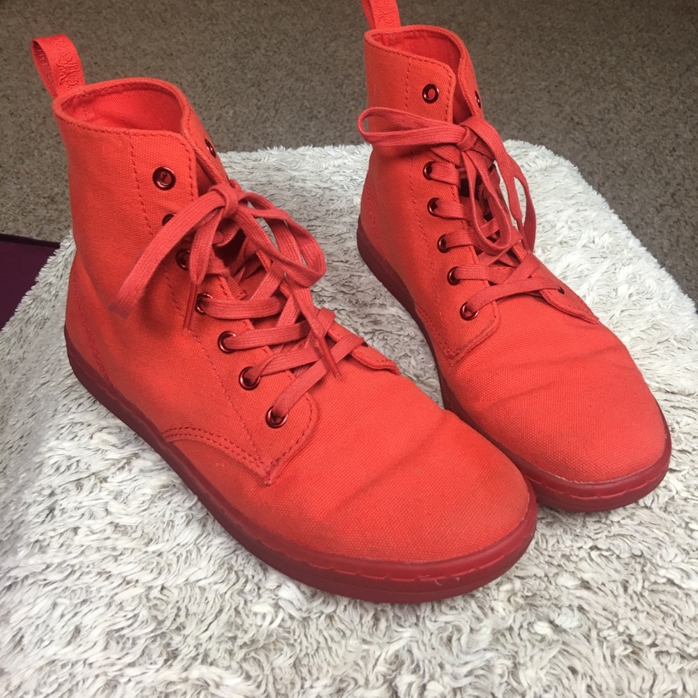 DR. MARTENS Red Lace Up ‘Hackey’  Style Shoes!