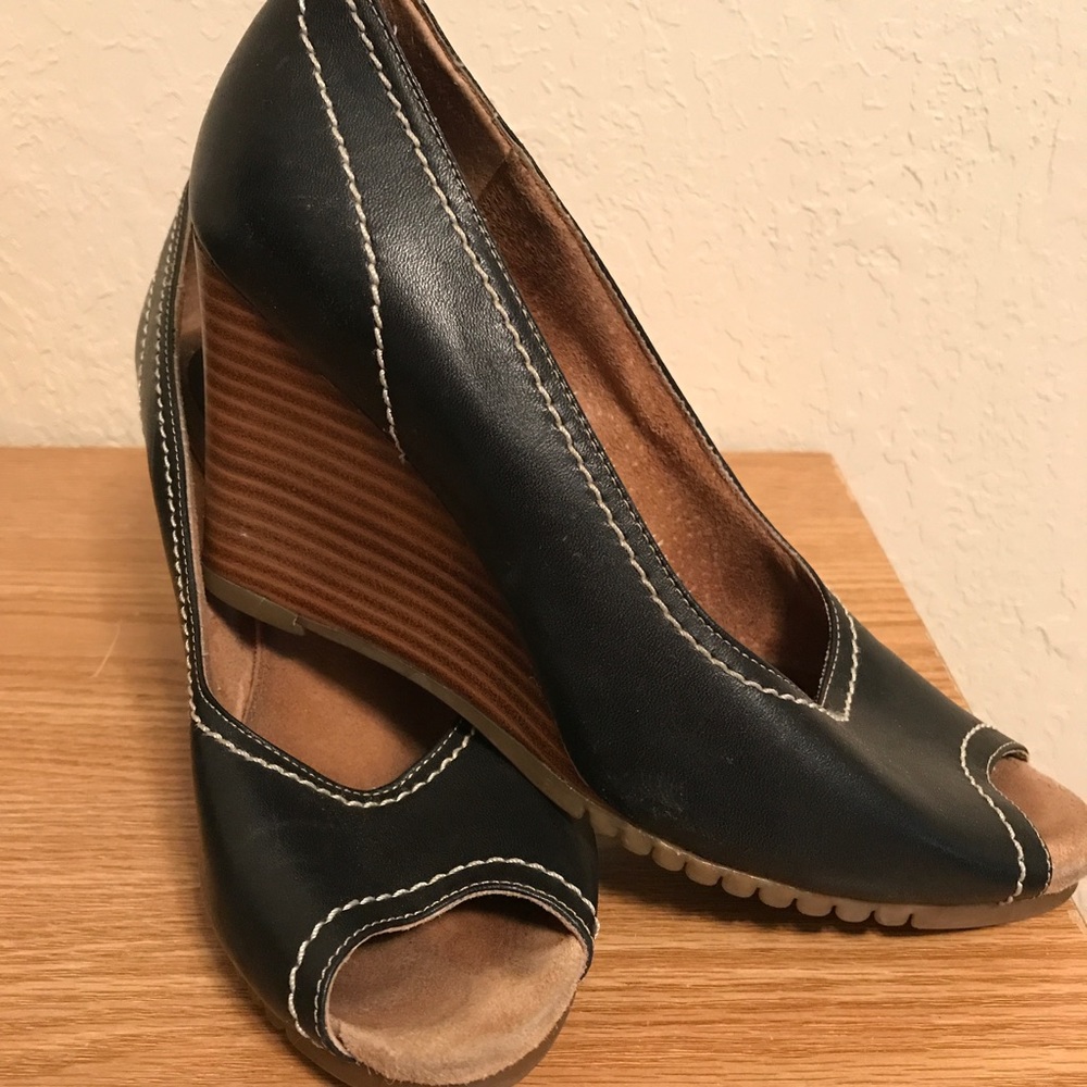 Black leather peek toe shoes - Picture 1 of 4
