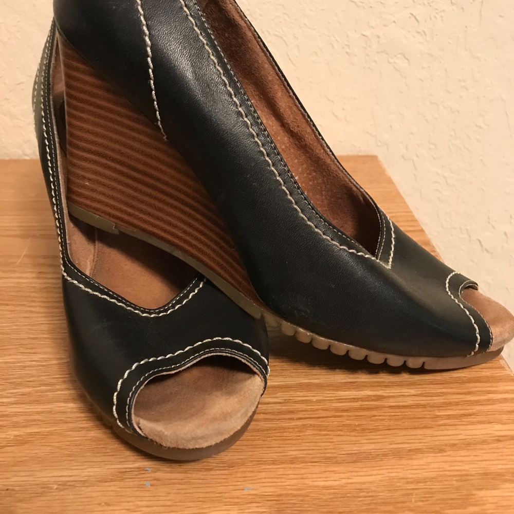 Black leather peek toe shoes - Picture 3 of 4