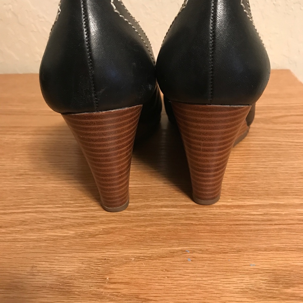 Black leather peek toe shoes - Picture 4 of 4
