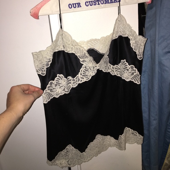 Banana Republic Tops - 🎉HP 3/5🎉Beautiful 95% silk top