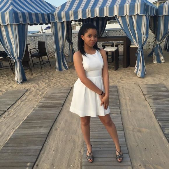 Meet your Posher, Kayla - Picture 1 of 1