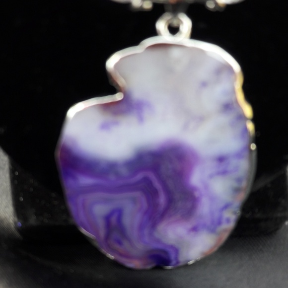 Handmade purple glass beaded necklace & earrings - Picture 4 of 7