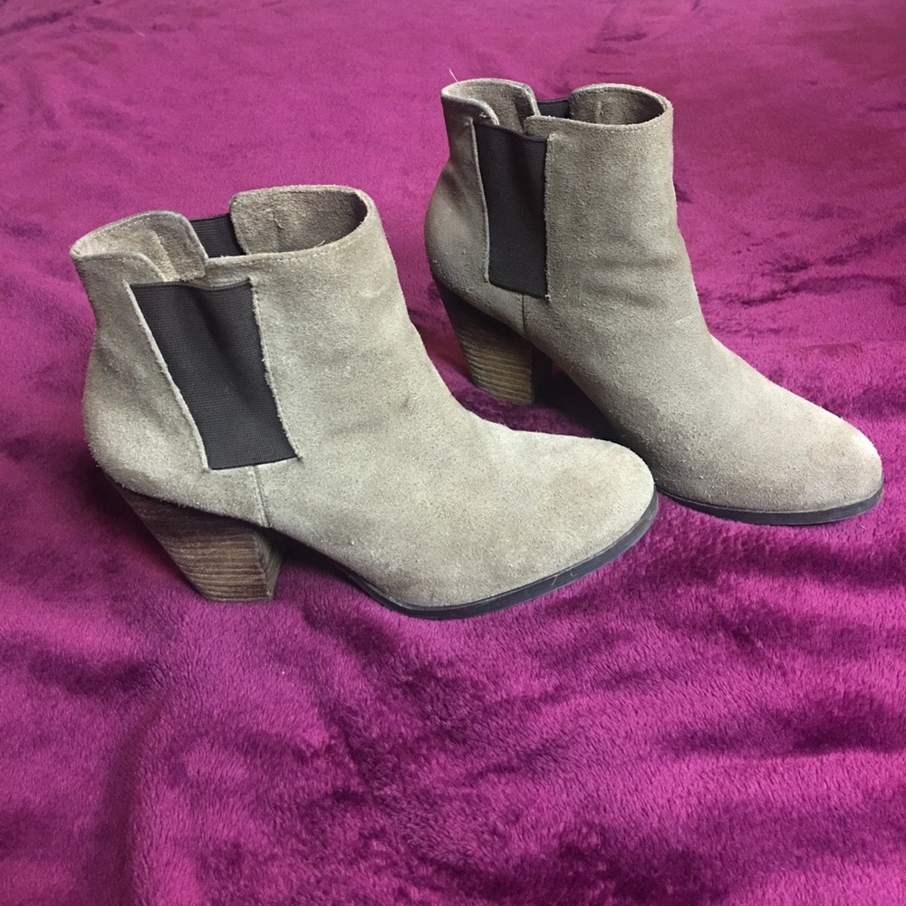 Vince Camuto Taupe Heel Booties!