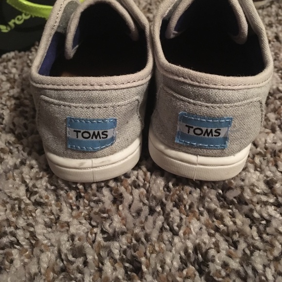 Toms - Picture 2 of 4