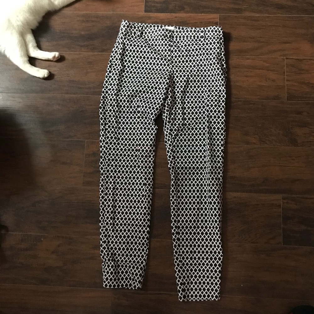 Size 6 H&M black and white ankle length trousers