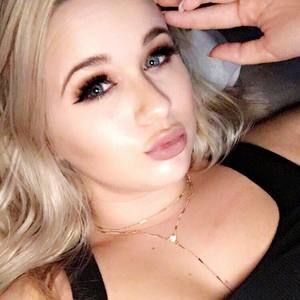 Meet your Posher, Cassandra