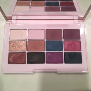 Jouer Springtime in Paris Palette