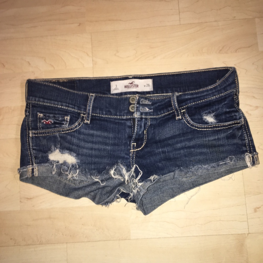 HOLISTER Ripped Jean short shorts
