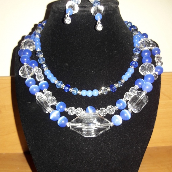 Handmade blue 3 strand necklace and earrings - Picture 4 of 7