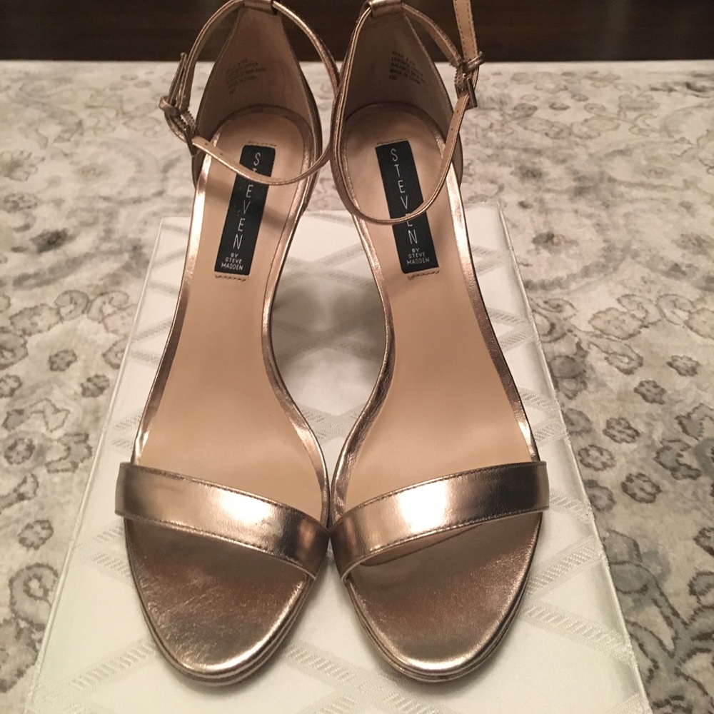 Brand New! Gold leather sandals!