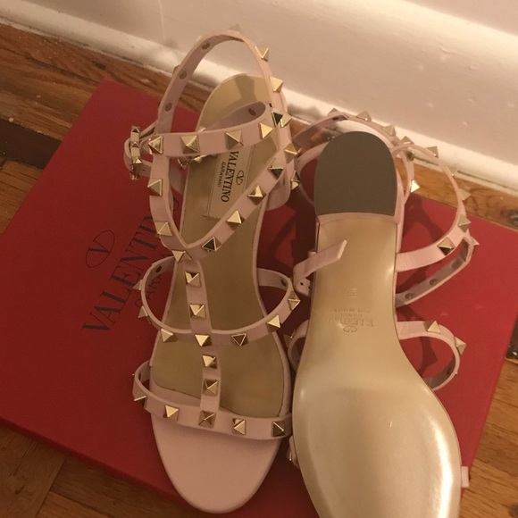 New Valentino shoes, in baby pink. - Picture 2 of 2