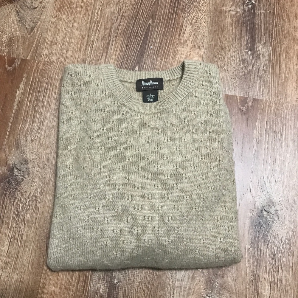 SOLD!! Neiman Marcus Exclusive Cashmere Sweater