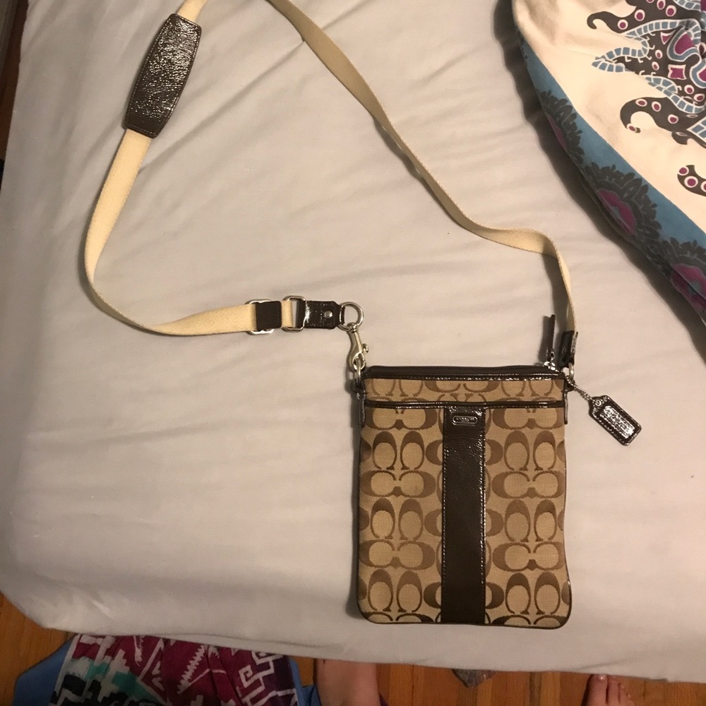 EXCELLENT CONDITION COACH CROSS BODY PURSE