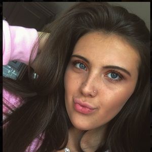 Meet your Posher, Julia