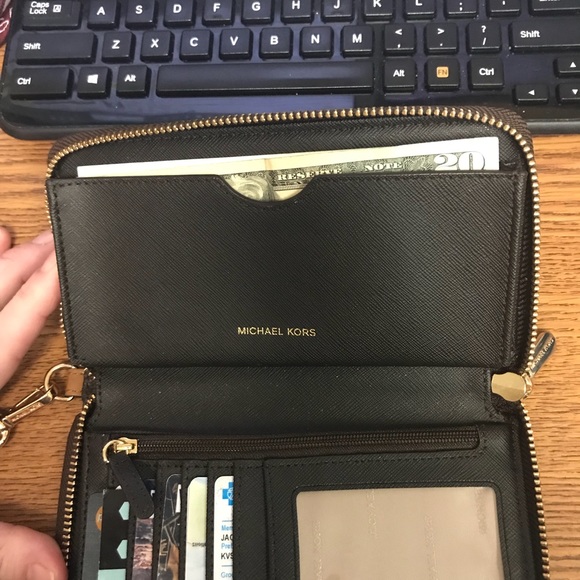 Michael Kors Phone Case/Wallet - Picture 2 of 2