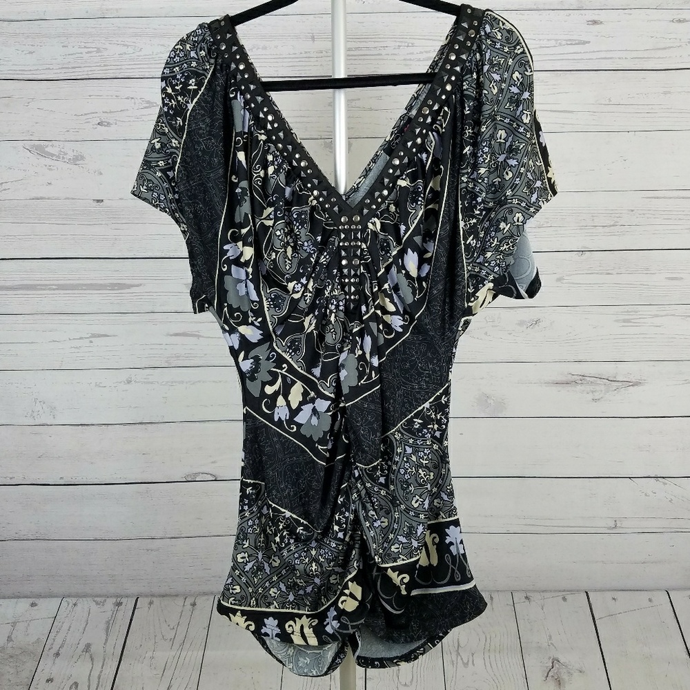 Te Amo Low Cut Form Fitting Cap Sleeve Top Size 1X