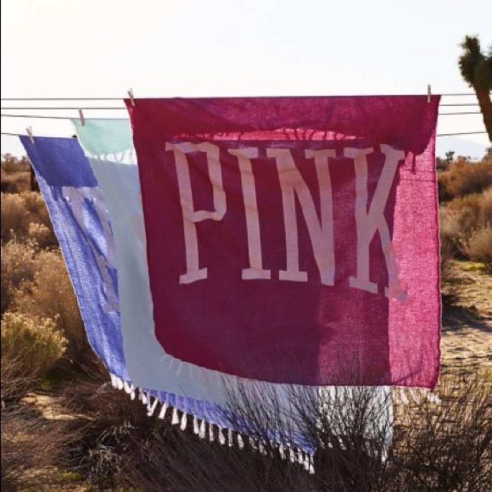 VS PINK BEACH BLANKET