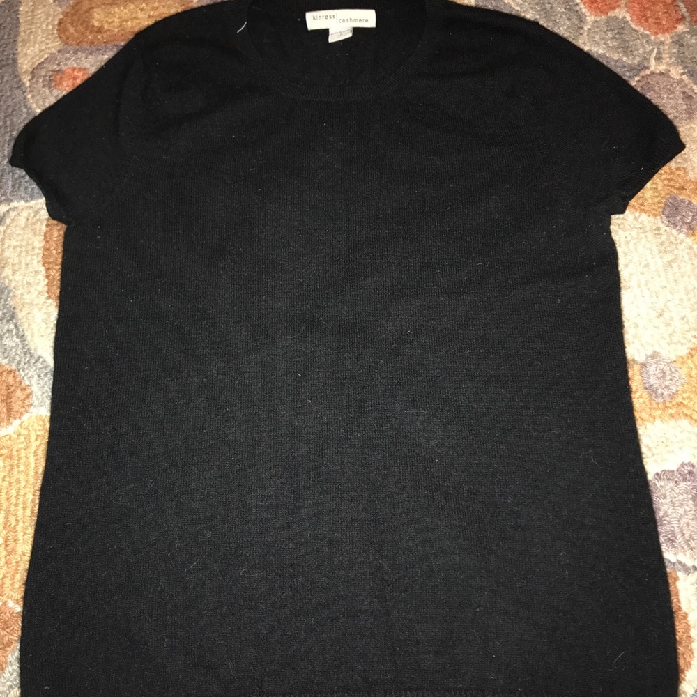 Black cashmere short sleeve sweater