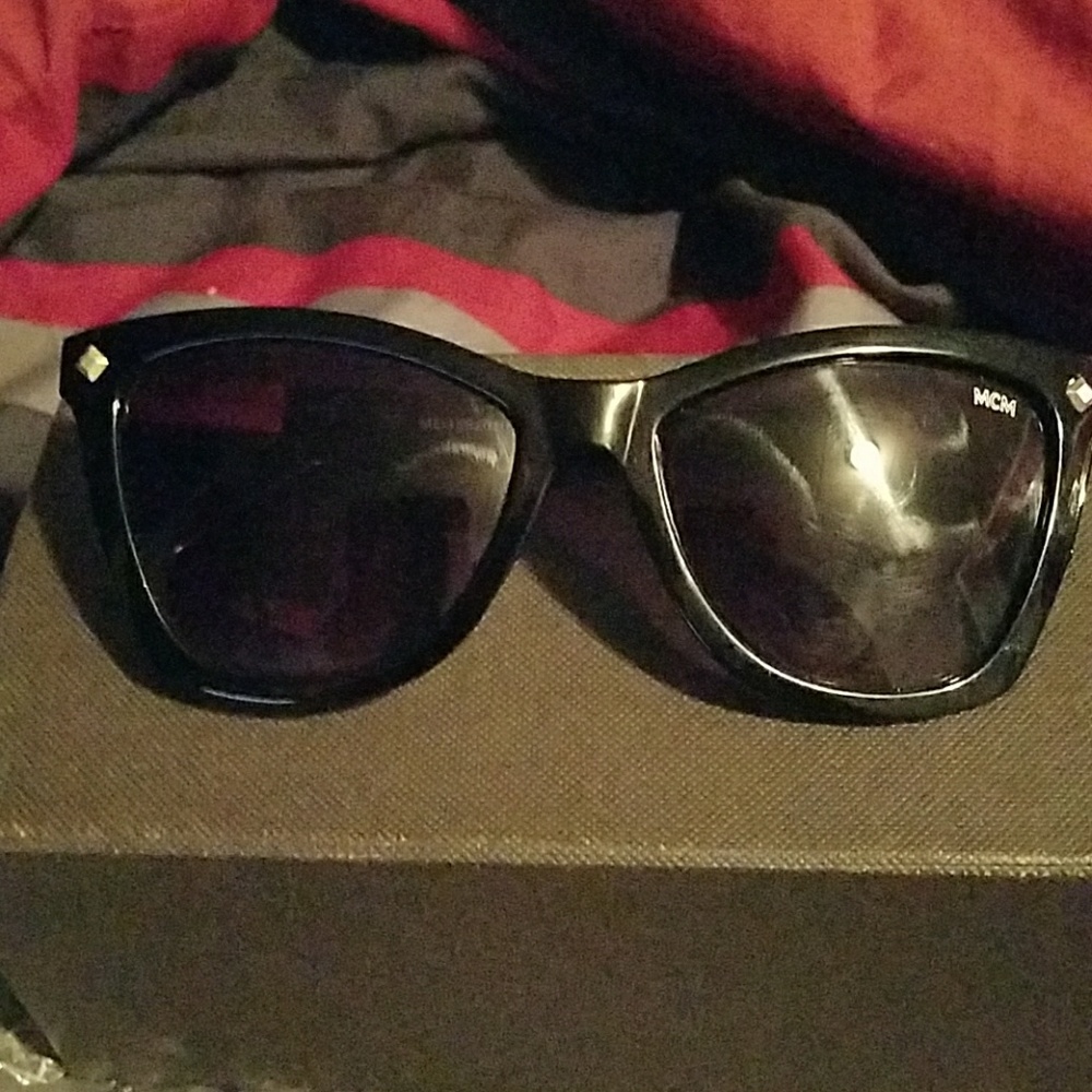 Sun glasses