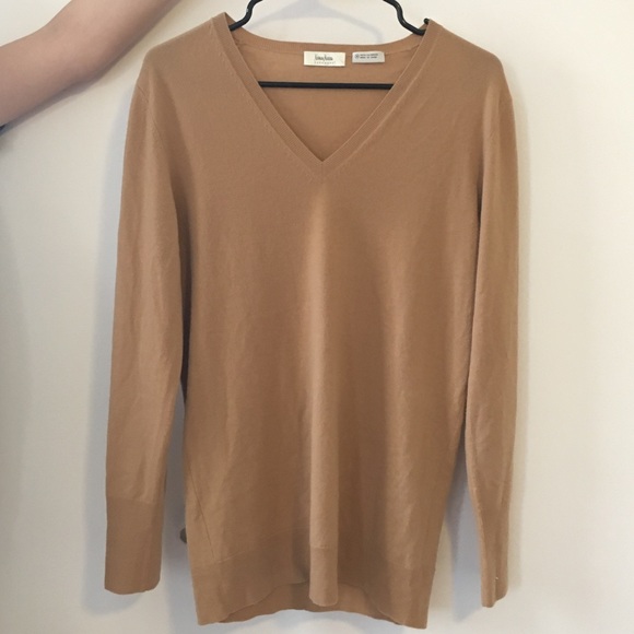 Norman Marcus V-Neck Cashmere Sweater. Camel color - Picture 2 of 8