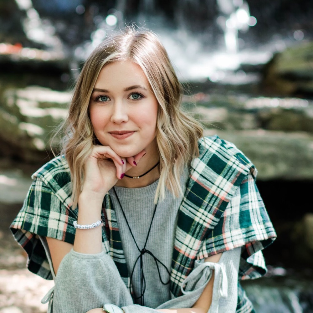 Meet your Posher, Makayla