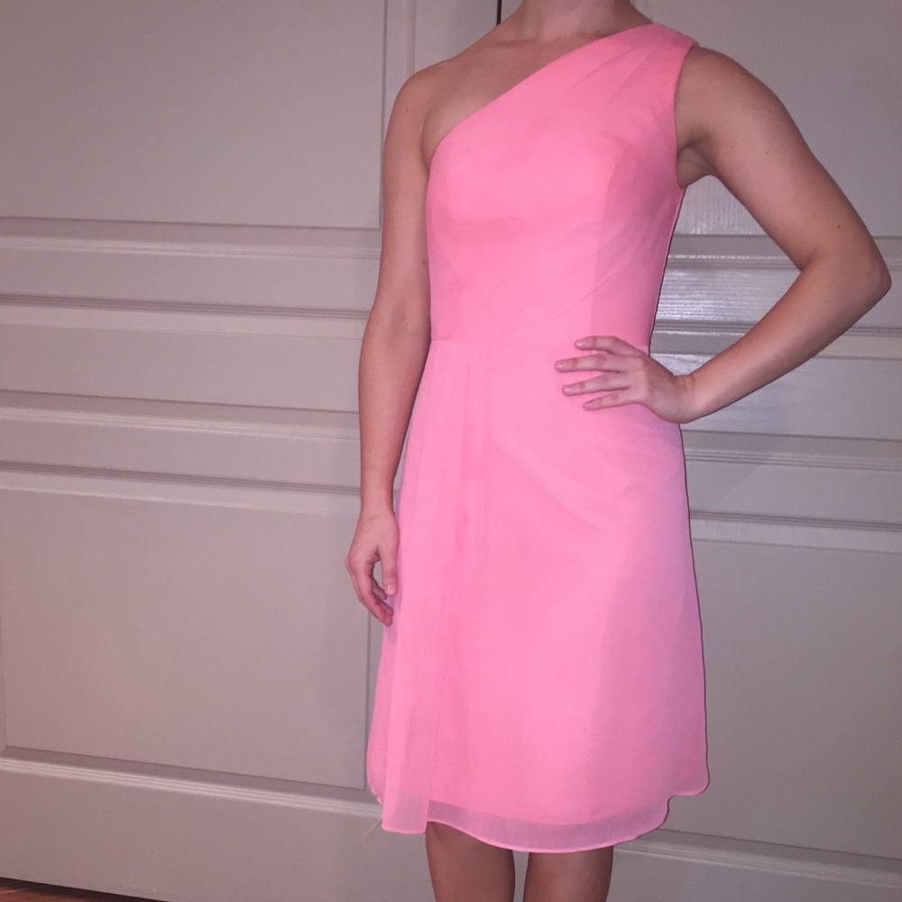 One shoulder David’s Bridal bridesmaid dress - Picture 2 of 4