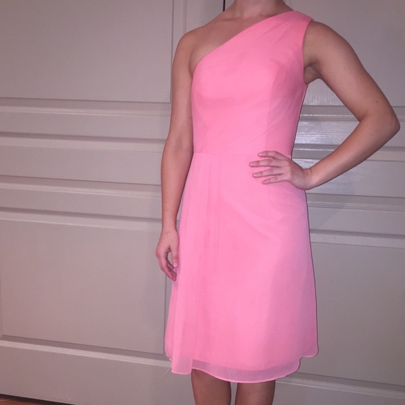 One shoulder David’s Bridal bridesmaid dress - Picture 2 of 4